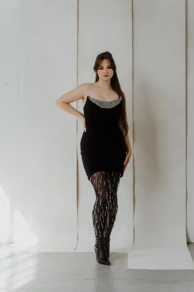 Sametové mini šaty